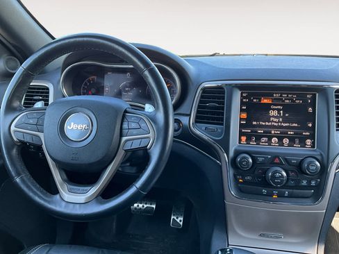 Used 2014 Jeep Grand Cherokee Limited w/ Mopar Chrome Edition Group AWD/4WD image 12