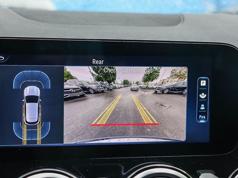 Used 2025 Mercedes-Benz GLA 250 image 26