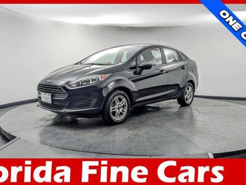 Used 2019 Ford Fiesta SE image 1