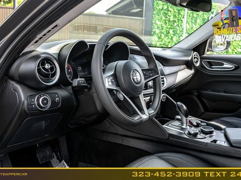 Used 2017 Alfa Romeo Giulia RWD image 9