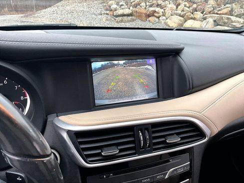 Used 2018 INFINITI QX30 Premium w/ Cargo Package image 18