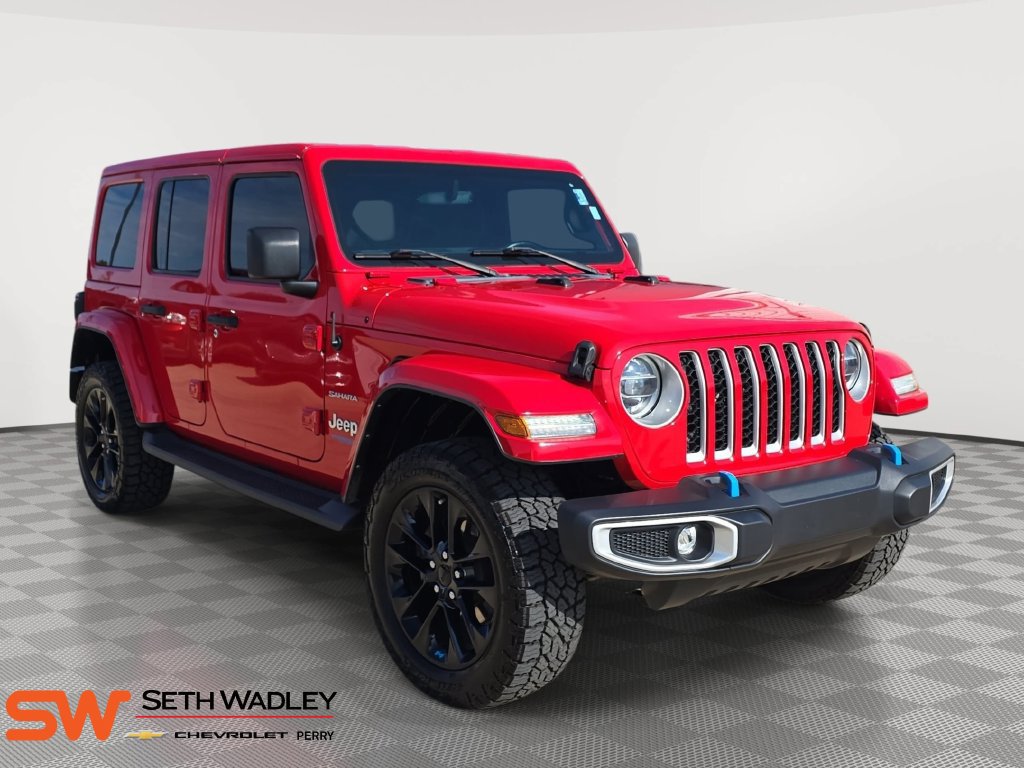 Used 2022 Jeep Wrangler Unlimited Sahara w/ Cold Weather Group AWD/4WD image 1