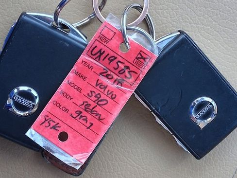 Used 2018 Volvo S90 T5 Momentum w/ Convenience Package image 16