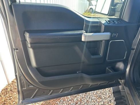 Used 2016 Ford F150 Lariat image 10