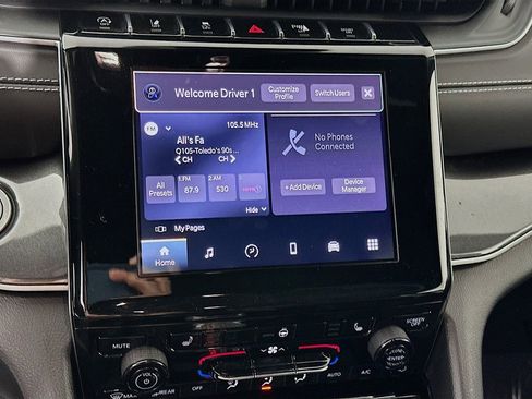 Certified 2023 Jeep Grand Cherokee L Laredo image 24