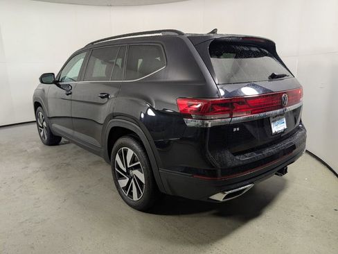 Used 2025 Volkswagen Atlas SE image 4