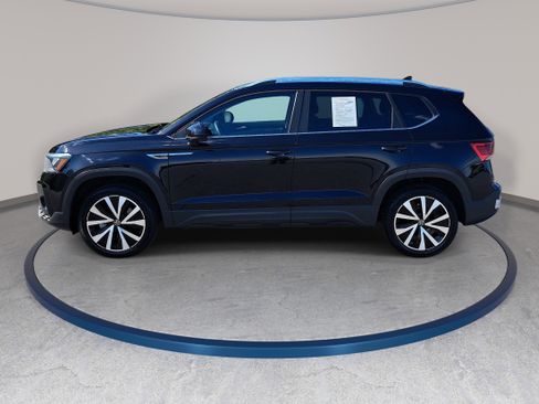 Used 2022 Volkswagen Taos SE FWD image 8