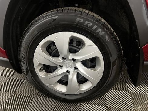 Used 2020 Toyota RAV4 LE image 19