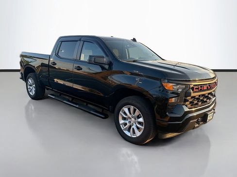 Used 2022 Chevrolet Silverado 1500 Custom image 1