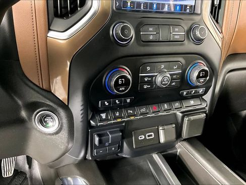 Used 2021 Chevrolet Silverado 3500 High Country AWD/4WD image 15