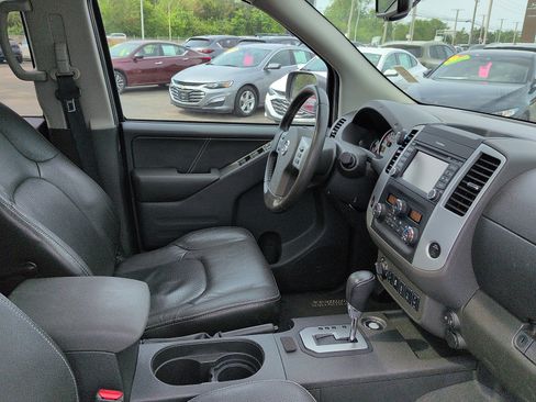 Used 2021 Nissan Frontier PRO-4X w/ Pro-4x Utility Package AWD/4WD image 7