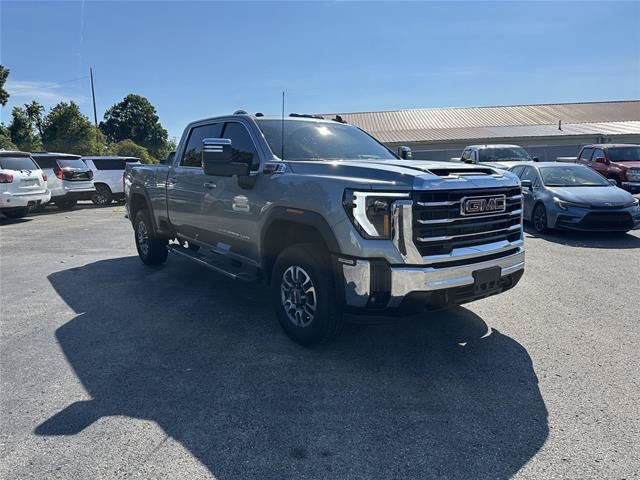 Used 2025 GMC Sierra 2500 SLE w/ SLE Value Package; AWD/4WD image 1