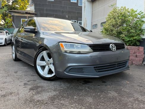 Used 2014 Volkswagen Jetta SE FWD image 16