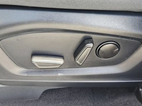 Used 2025 Ford Explorer Active RWD image 17