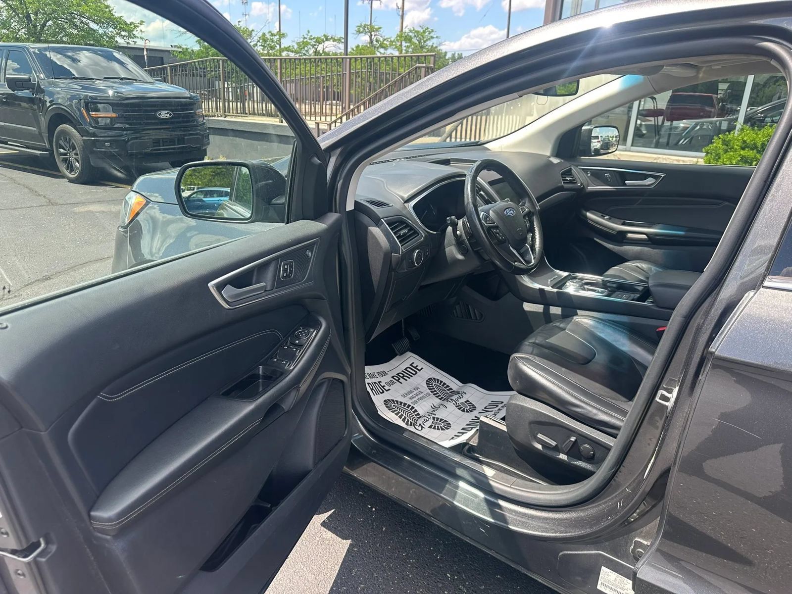 Used 2020 Ford Edge Titanium w/ Equipment Group 301A AWD/4WD image 8