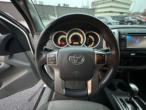 Used 2013 Toyota Tacoma 4x4 Access Cab V6 image 12