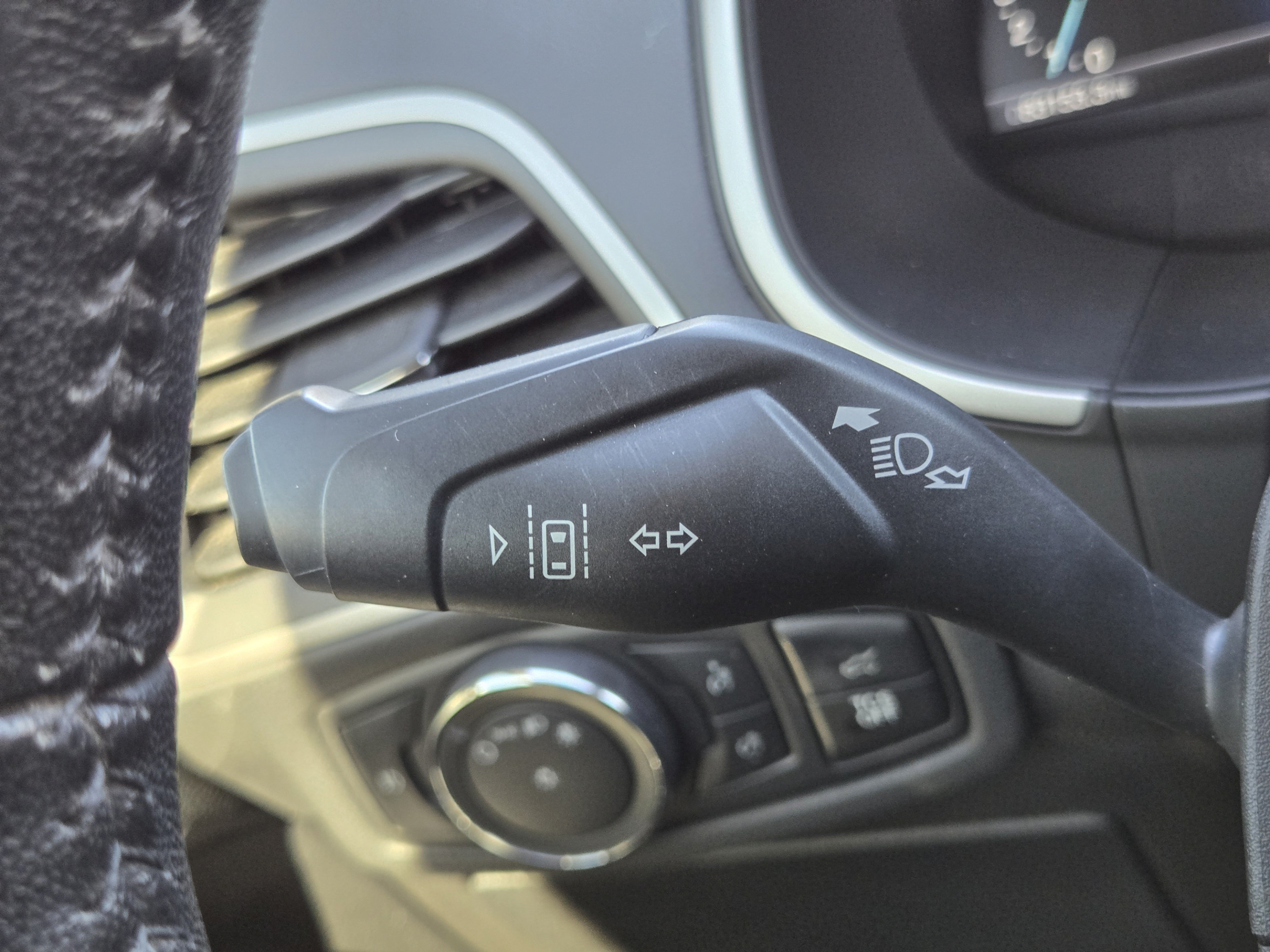 Used 2020 Ford Edge SEL w/ Convenience Package FWD image 23