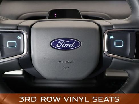 Used 2025 Ford Expedition Active AWD/4WD image 32