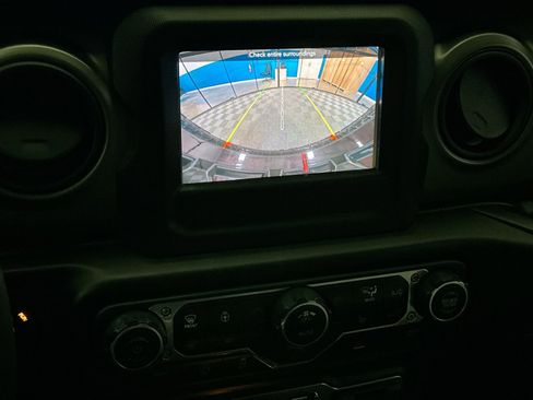 Used 2022 Jeep Wrangler Sport S image 24