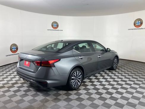 Used 2024 Nissan Altima 2.5 SV image 17