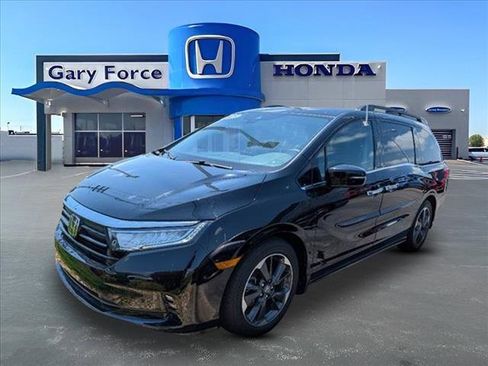 Used 2023 Honda Odyssey Elite image 4