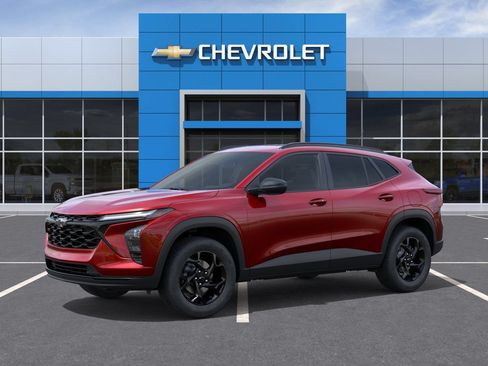 New 2026 Chevrolet Trax LT w/ Sunroof Package FWD image 2