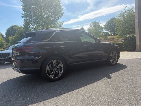 Used 2023 Genesis Electrified GV70 AWD/4WD image 3