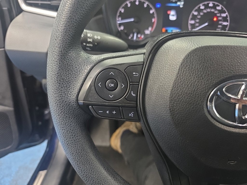 Used 2023 Toyota Corolla LE w/ Carpet Mat Package (TMS) FWD image 18