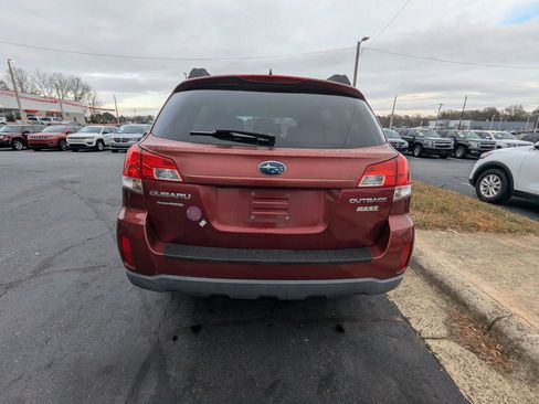 Used 2011 Subaru Outback 2.5i Limited w/ PWR Moonroof Pkg image 6