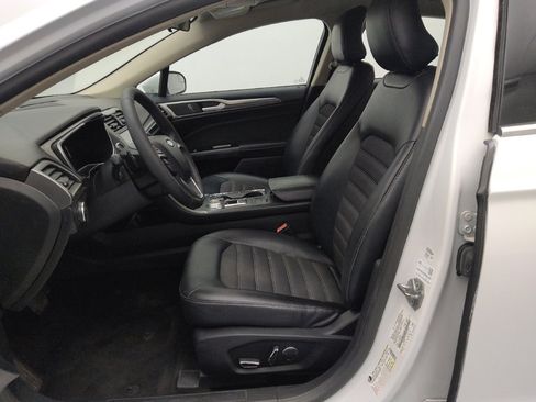 Used 2017 Ford Fusion SE w/ Equipment Group 201A image 17