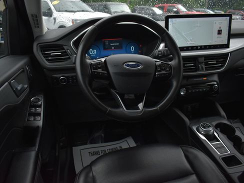 Used 2024 Ford Escape Platinum AWD/4WD image 18