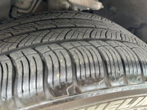 Used 2018 Porsche Macan Sport Edition AWD/4WD image 15