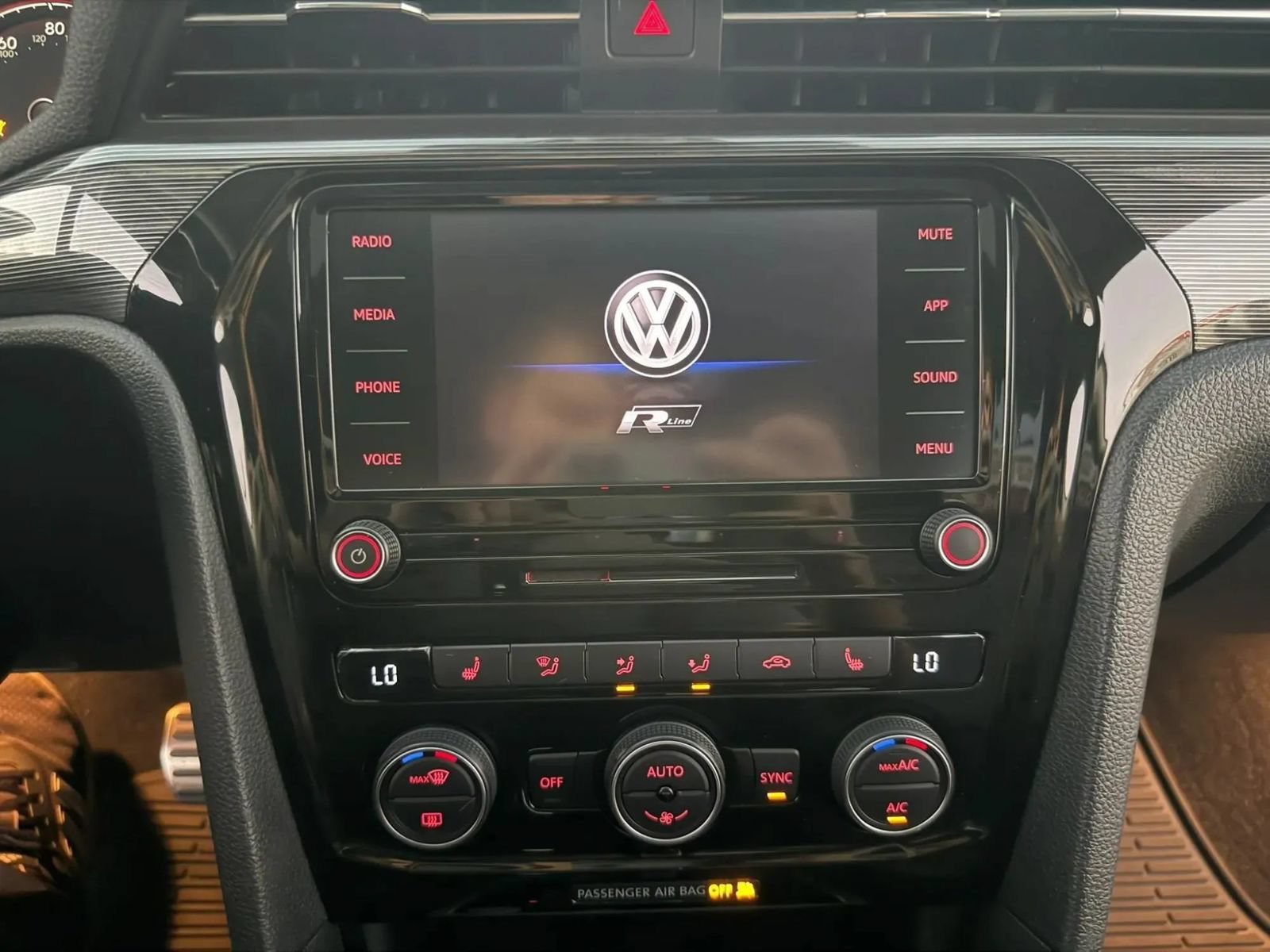 Used 2020 Volkswagen Passat 2.0T R-Line FWD image 17