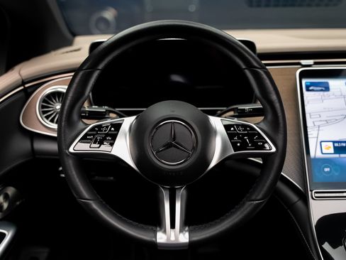 Used 2023 Mercedes-Benz EQE 350+ Sedan image 43