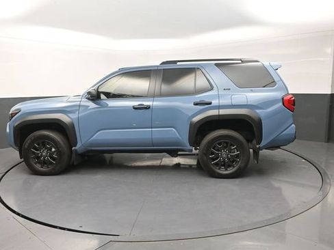 Used 2025 Toyota 4Runner SR5 AWD/4WD image 6