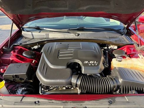 Used 2021 Chrysler 300 Touring L RWD image 10