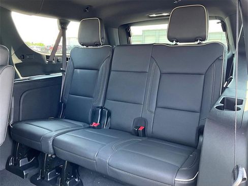 New 2025 Chevrolet Suburban Premier image 14