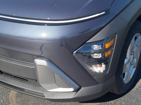 New 2027 Hyundai Kona SE FWD image 11