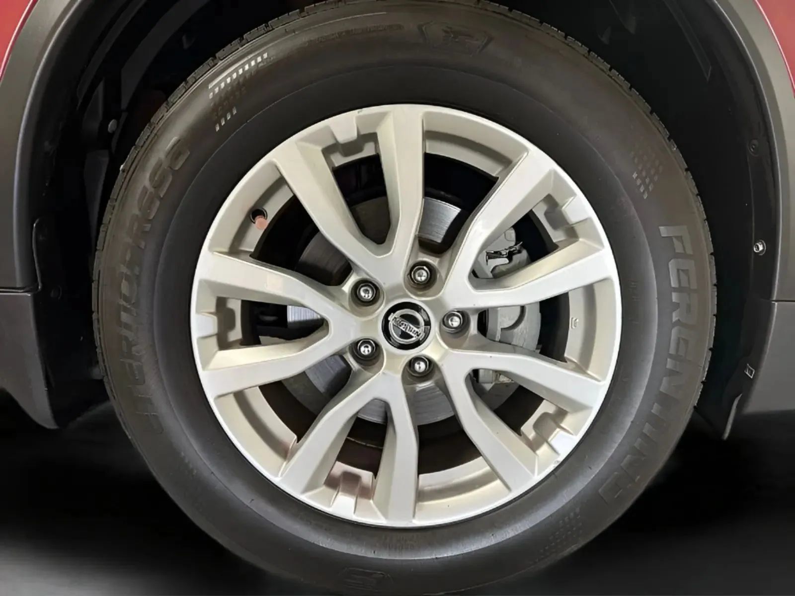 Used 2018 Nissan Rogue SV w/ Premium Package FWD image 27