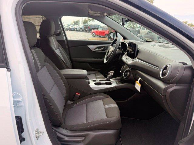 New 2026 Chevrolet Blazer LT w/ Convenience Package FWD image 3