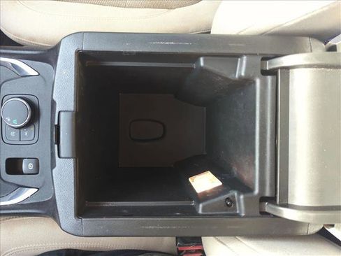 Used 2023 Chevrolet Traverse LS image 15