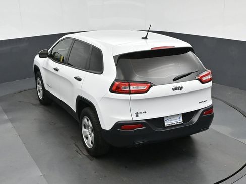 Used 2017 Jeep Cherokee Sport w/ Cold Weather Group AWD/4WD image 55