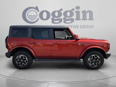 Used 2024 Ford Bronco Outer Banks AWD/4WD image 6