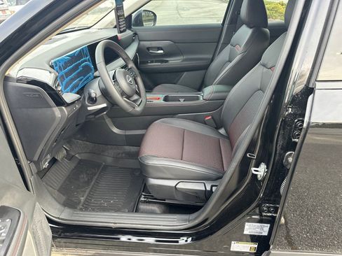 New 2026 Nissan Kicks SR FWD image 9