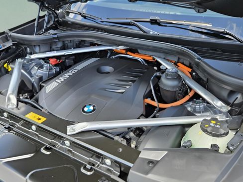 New 2026 BMW X5 xDrive50e w/ Executive Package image 33