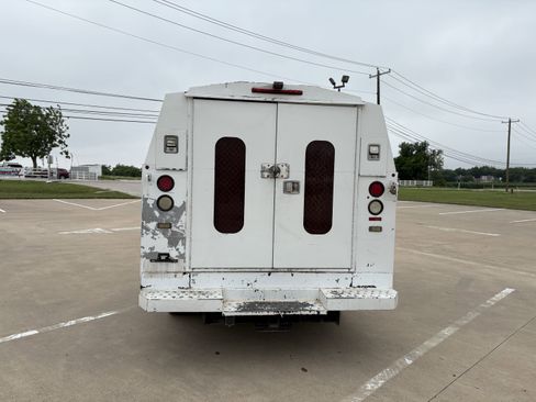 Used 2013 Chevrolet Express 3500 RWD image 3