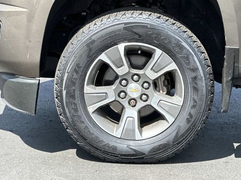 Used 2015 Chevrolet Colorado Z71 AWD/4WD image 9