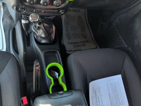 Used 2018 Jeep Wrangler Sport AWD/4WD image 20
