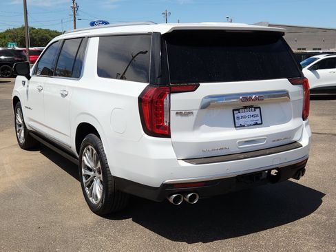 Used 2022 GMC Yukon XL Denali w/ Denali Ultimate Package AWD/4WD image 3