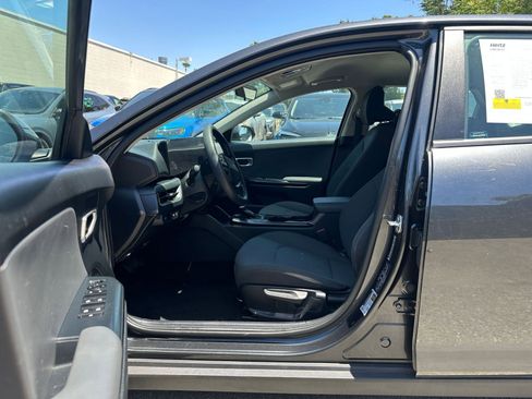 Used 2025 Kia K4 FWD image 25